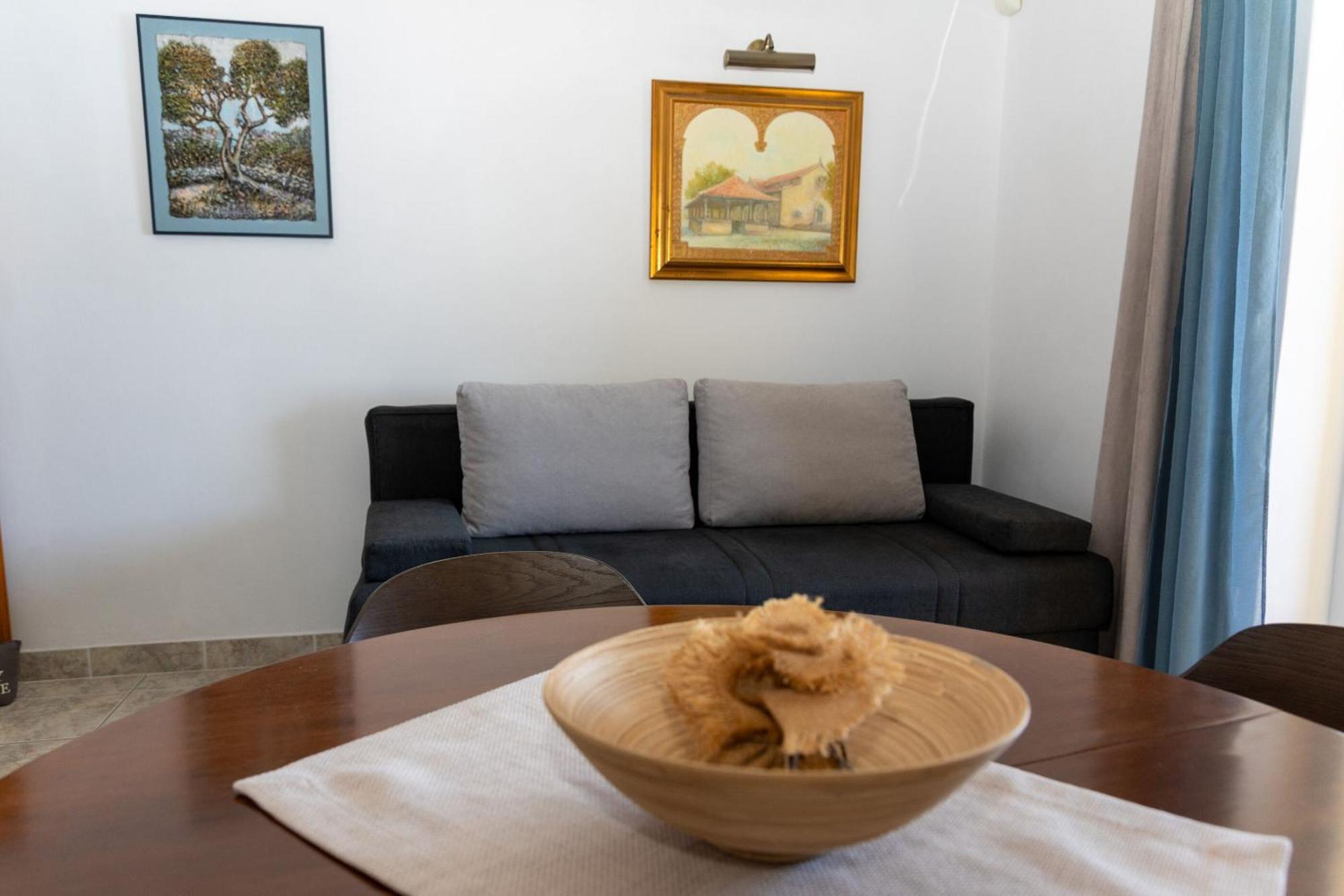 Apartments Dijana Prigradica Luaran gambar