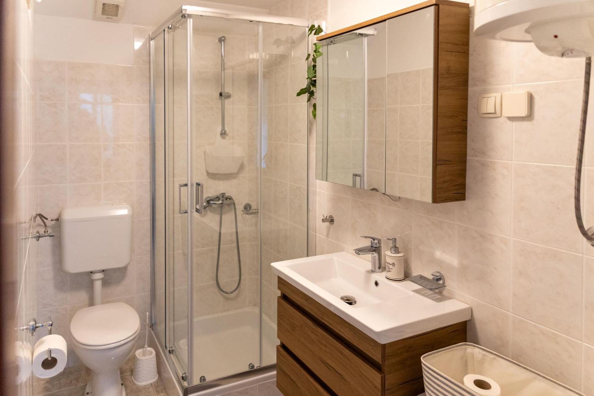Apartments Dijana Prigradica Luaran gambar