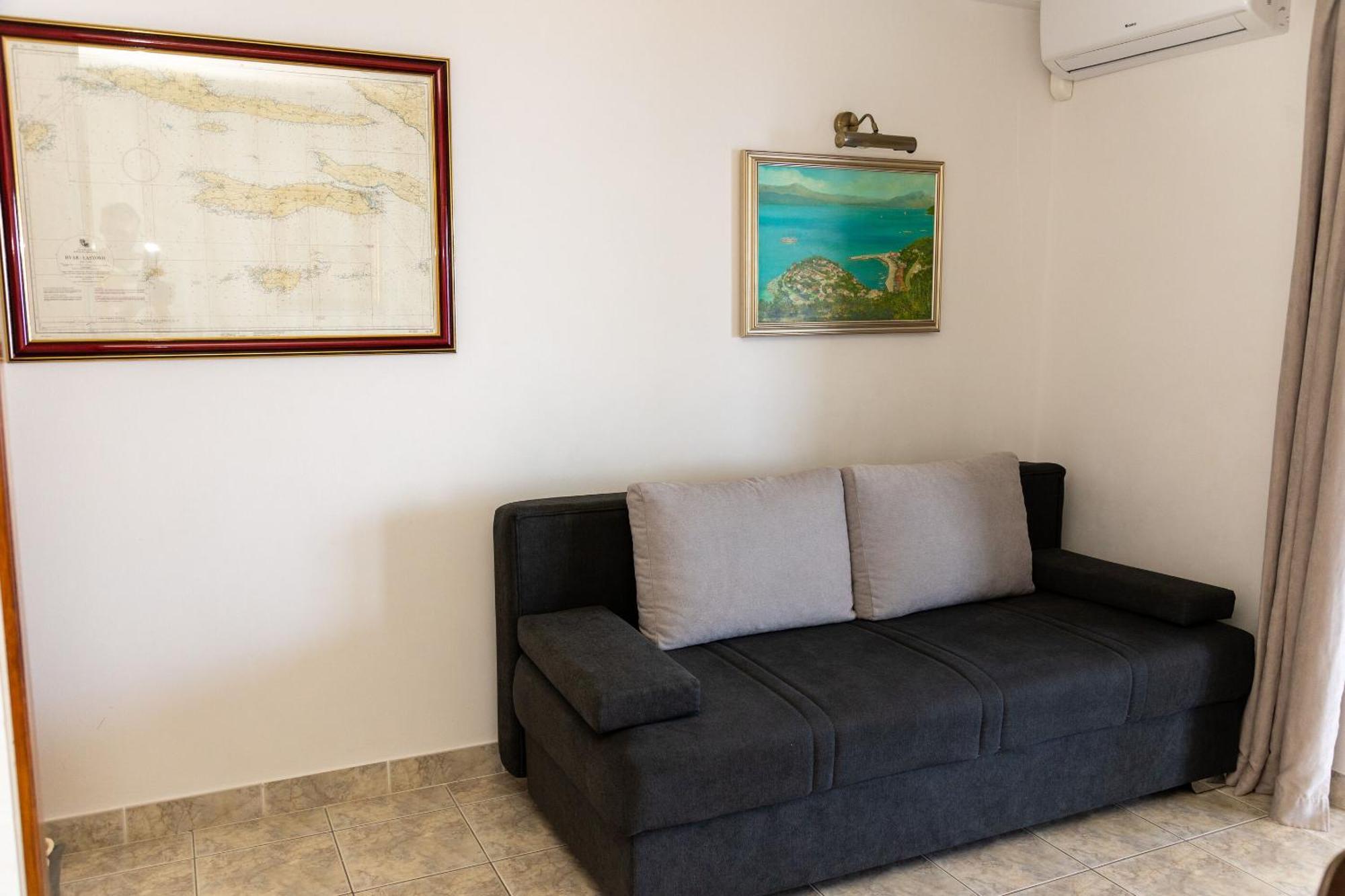 Apartments Dijana Prigradica Luaran gambar